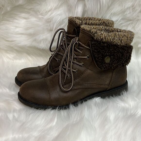 Duena Bootie cliffs by white mountain A5 - Picture 2 of 8